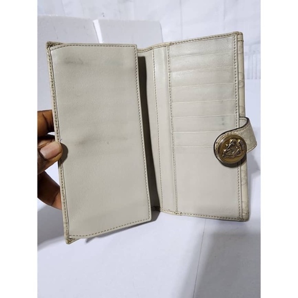 Authentic GUCCI Supreme GG Wallet Cream - Picture 13 of 15